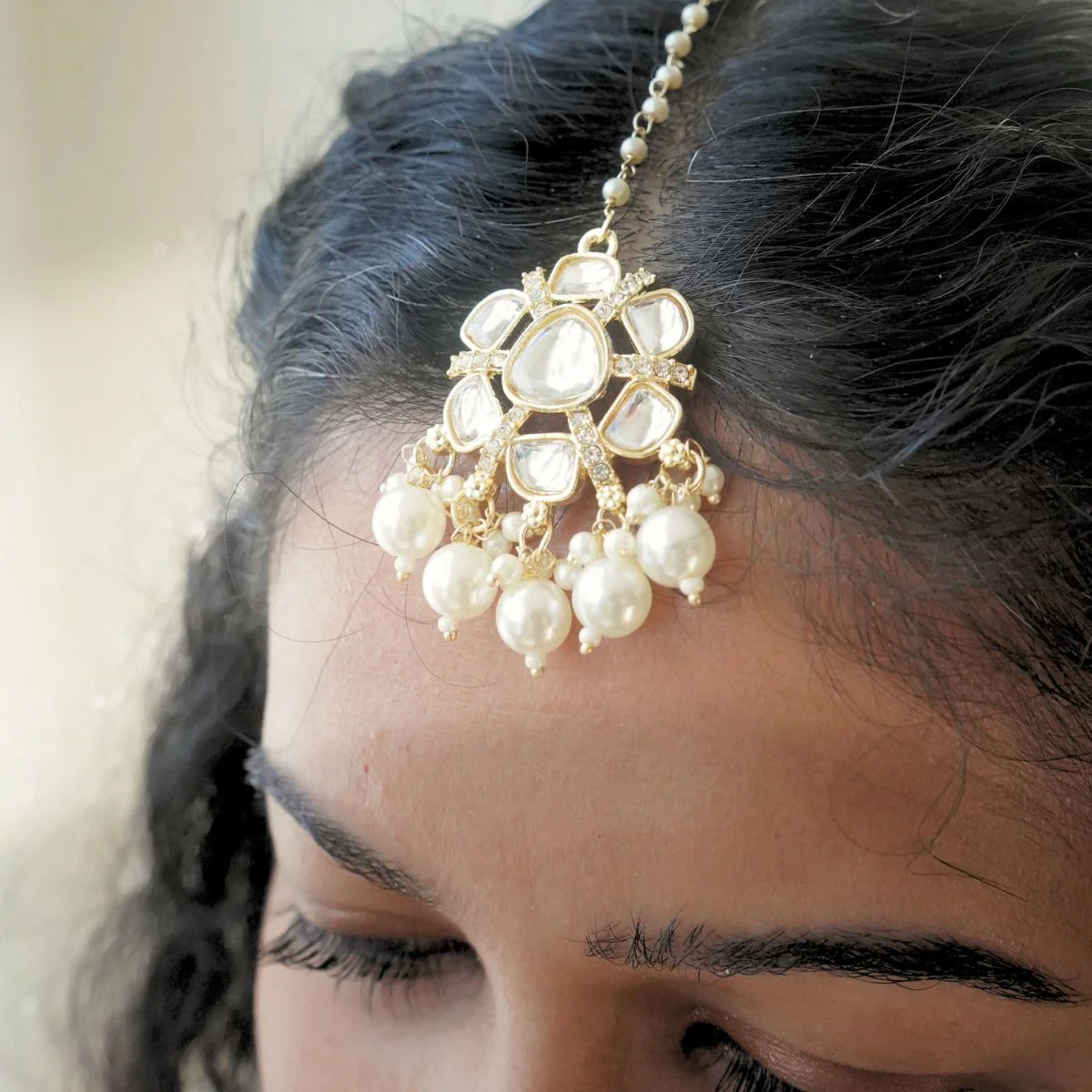 Daisy Uchi Pattam / Tikka