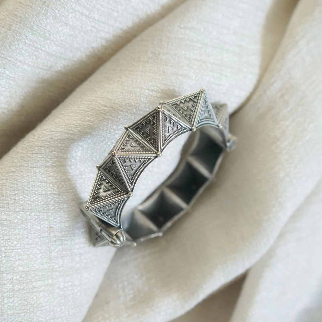 Kiara Oxidized Bangle