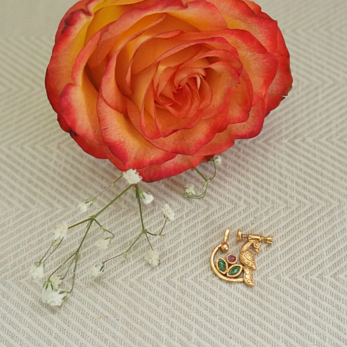 Meenakshi Screw Nose Pin