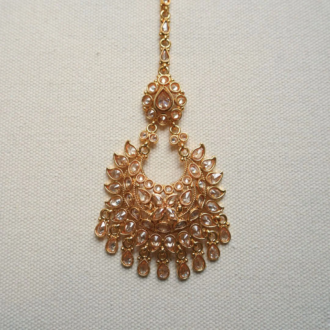 Plume Uchi Pattam / Tikka